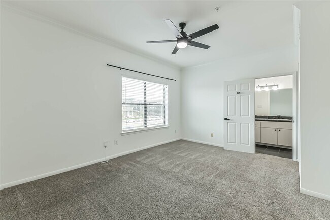 Building Photo - 17 Waugh Dr