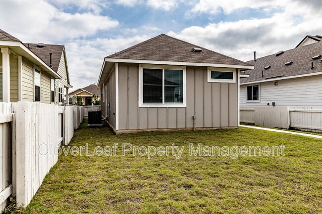 Building Photo - 412 Hortus Dr