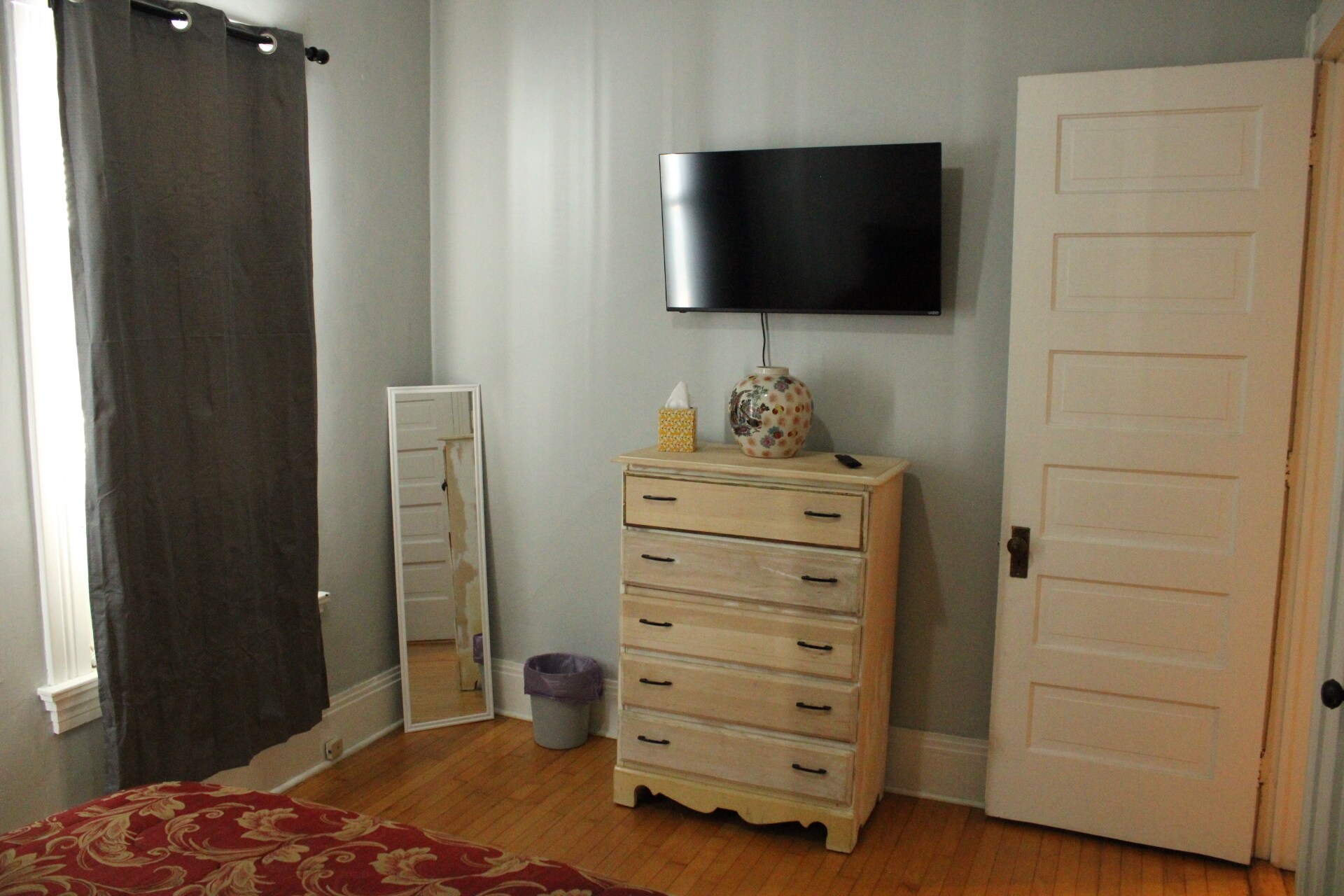 Building Photo - 2621 S Howell Ave