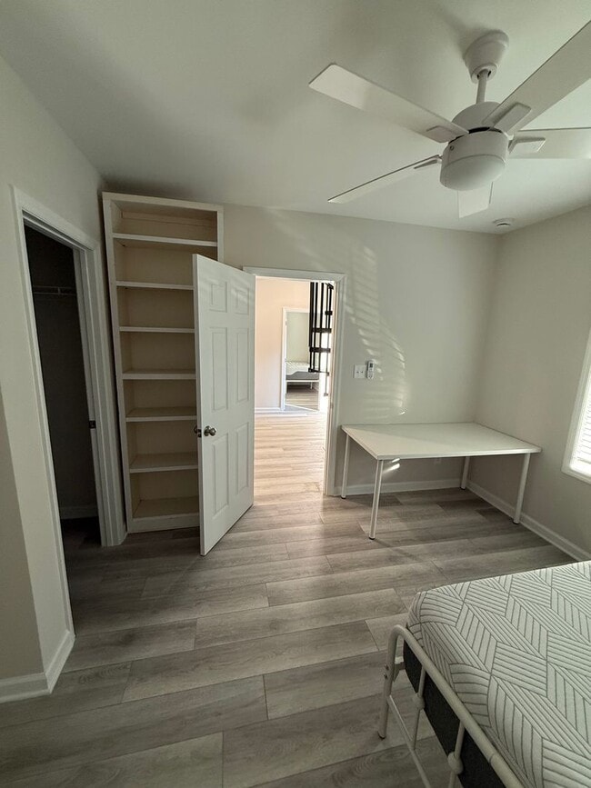 Building Photo - Ground floor aparment in Chapel Hill