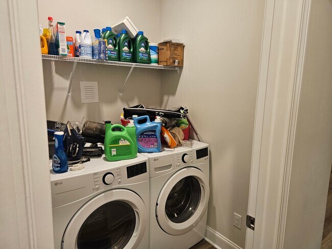 Building Photo - Beautiful 3 bedroom 2 bath unfurnished home in Hampstead