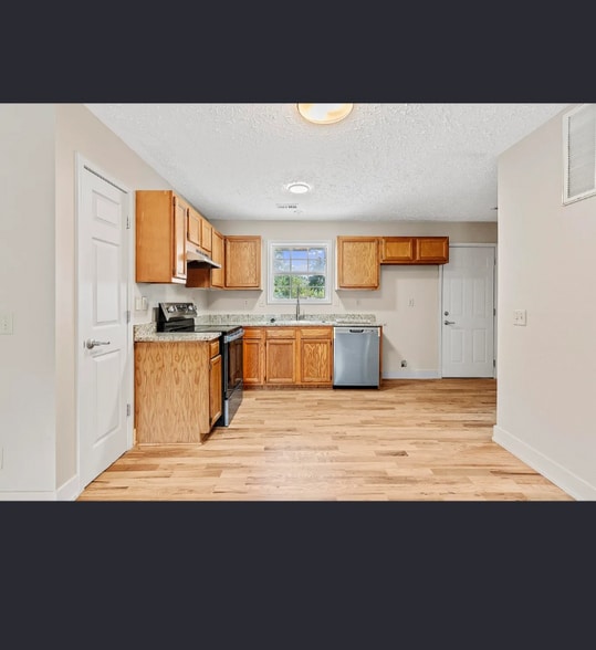 Building Photo - 1623 W Hovey St