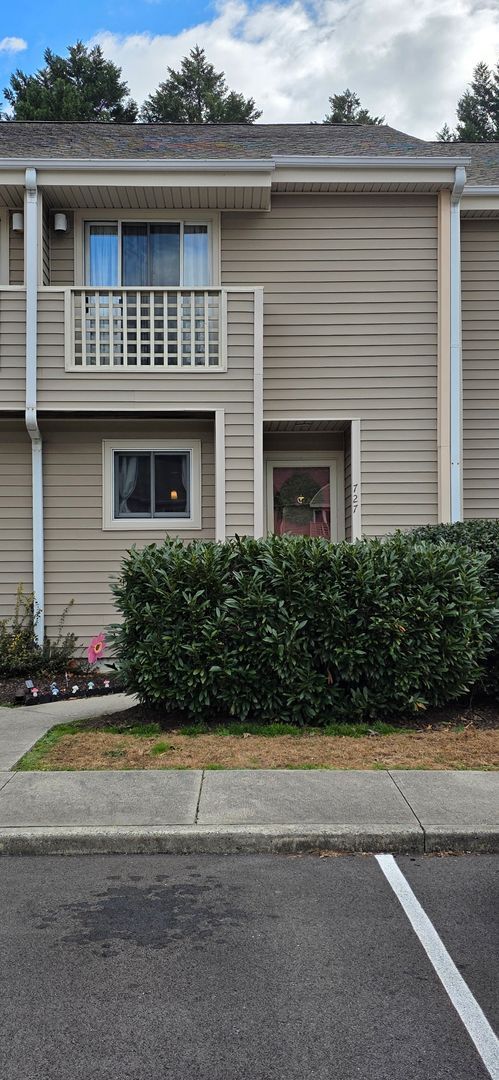 Building Photo - Charming 2-Bedroom Townhome in Glades Community!