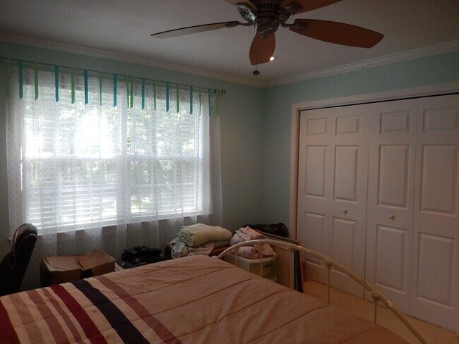 Building Photo - GORGEOUS NE 4/2.5 on 1 Acre w/ Fenced Yard, Garage, Washer/Dryer, Spa Tub, Stainless Appliances, ...
