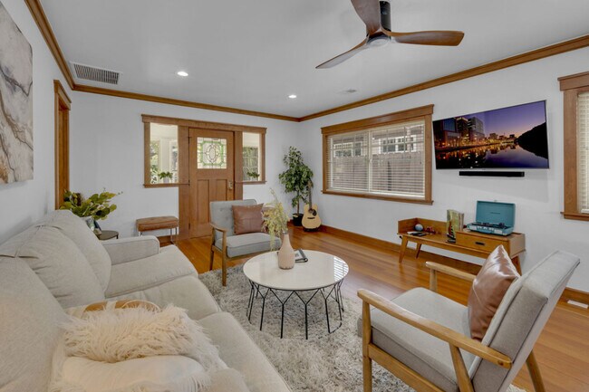 Building Photo - 1072 Johnson Ave