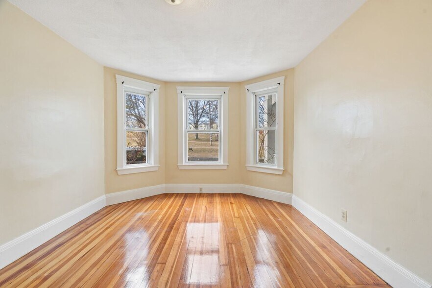 Building Photo - 60 Percival St