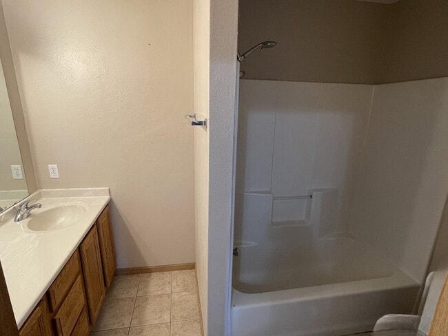 Building Photo - 6032 Park Ridge Rd