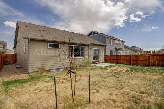 Building Photo - 2662 Shawnee Dr