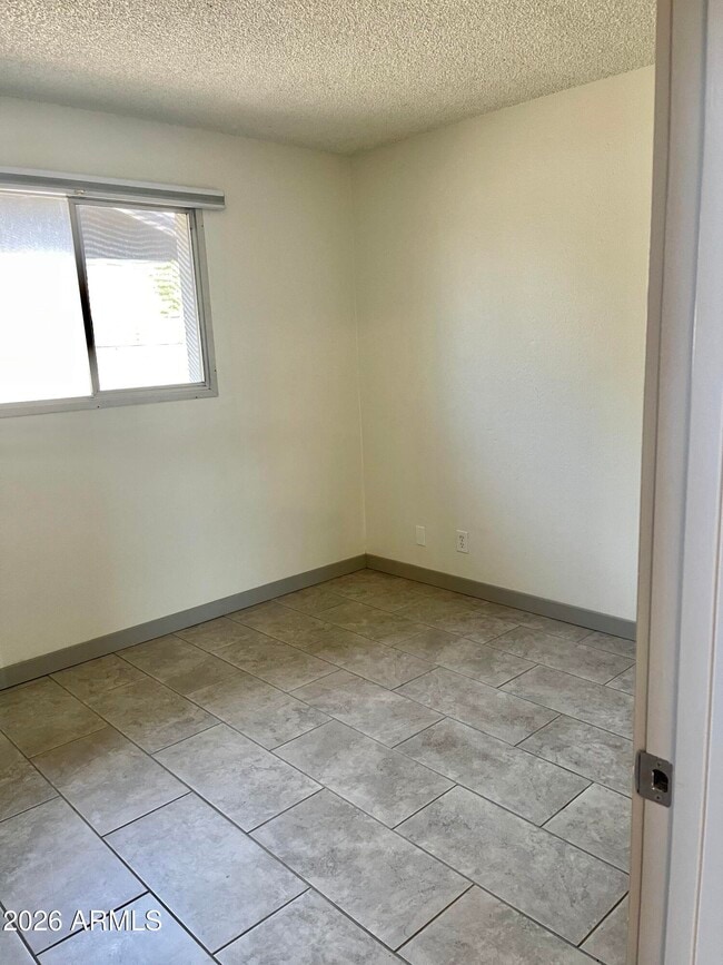 Building Photo - 1238 W Malibu Dr