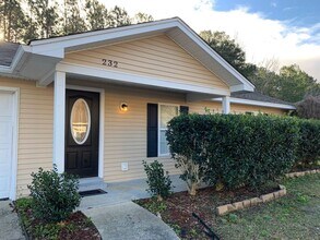 Building Photo - Single story ranch with 2 car attached gar...