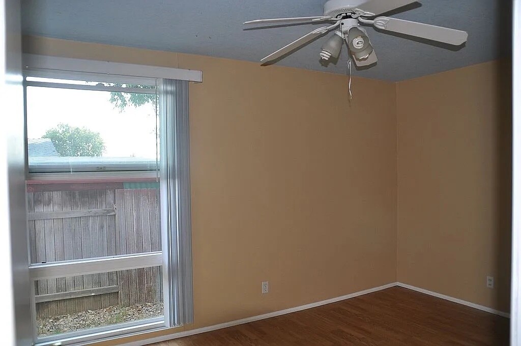 Building Photo - 6974 Ballinger Ave