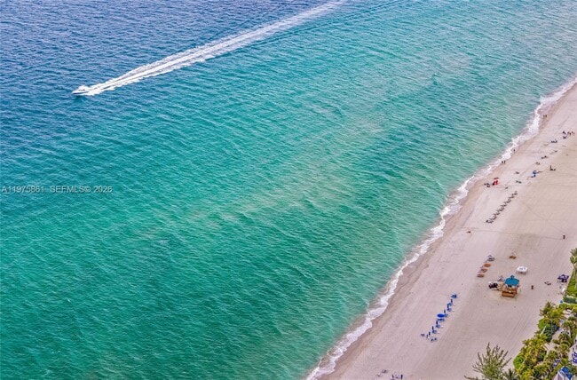 Building Photo - 18975 Collins Ave