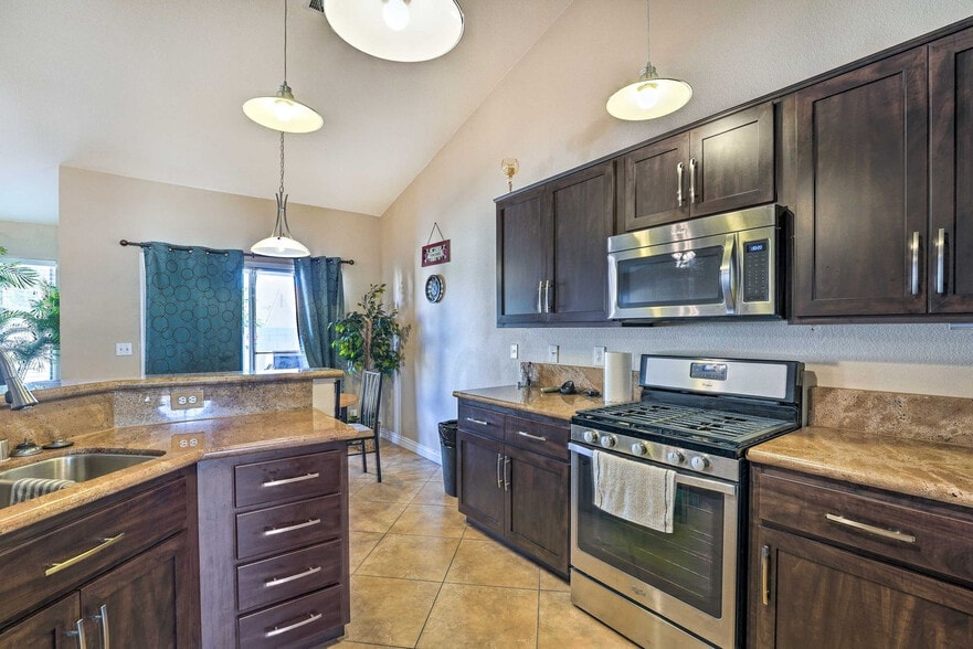 Building Photo - 2744 Briarcliff Ave