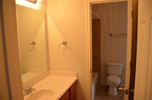 Building Photo - 3305 Ocean Dr