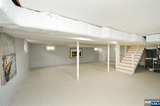 Building Photo - 16 Liberty St