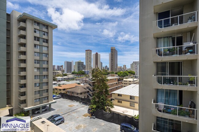 Building Photo - 2637 Kuilei St