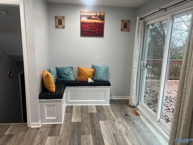 Building Photo - 409 Cumberland Dr SE