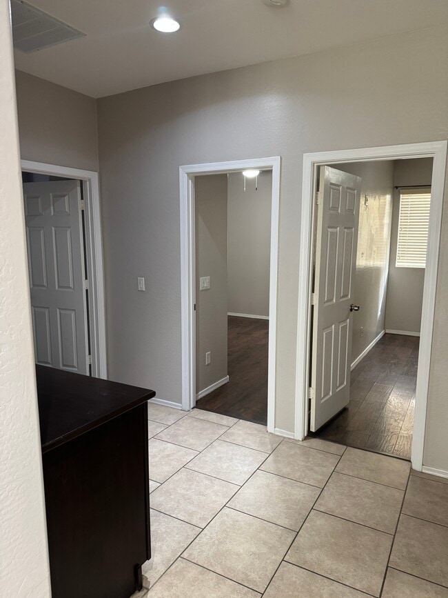 Building Photo - 8712 W Hammond Ln