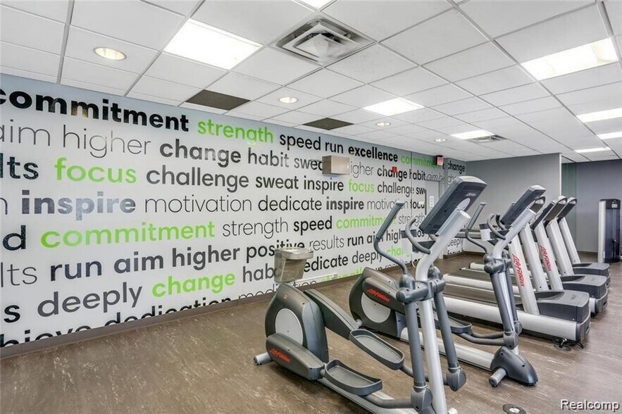 Building Photo - 300 Riverfront Dr