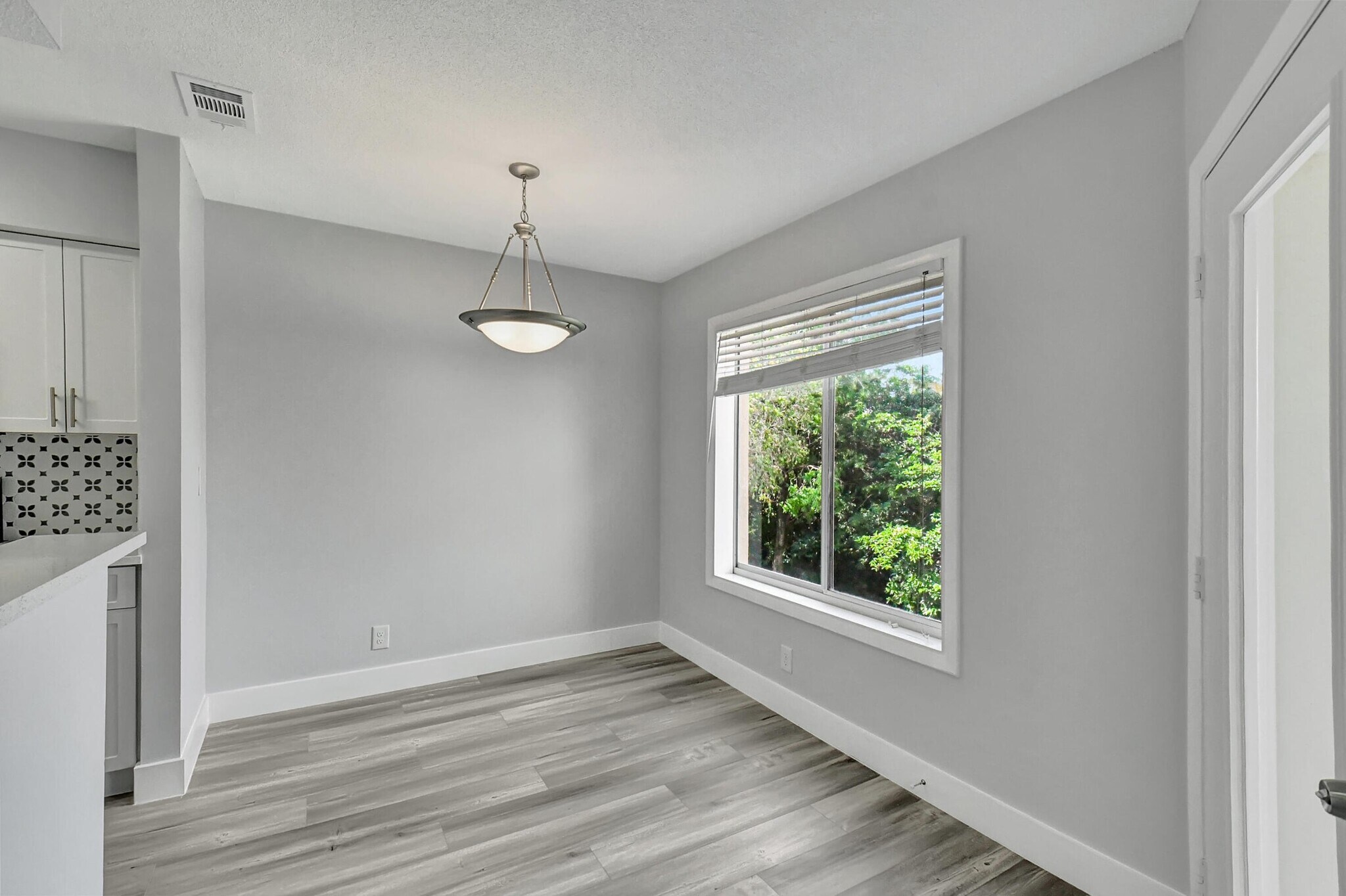 Building Photo - 815 W Boynton Beach Blvd