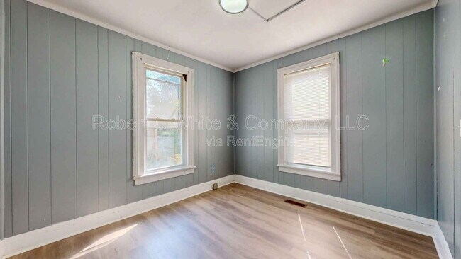 Building Photo - 31 William St