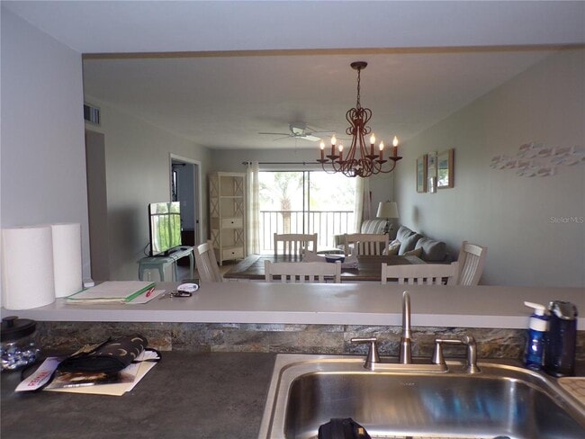 Building Photo - 25188 Marion Ave