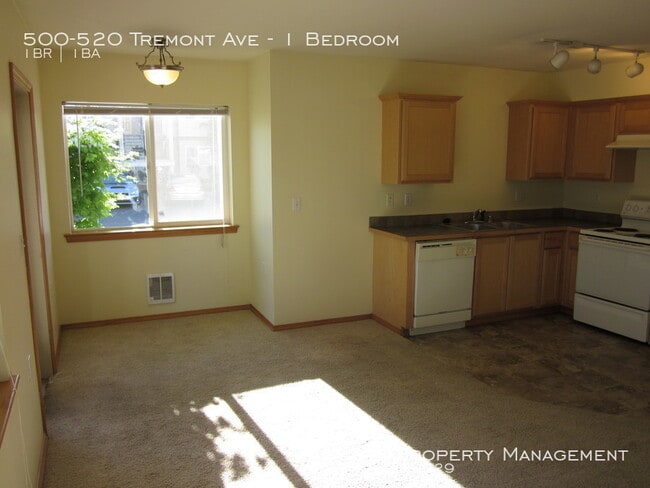 Building Photo - NORTH BELLINGHAM - Creekside Villas