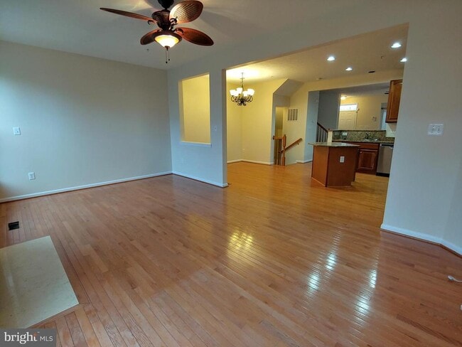 Building Photo - 912 Glaze Ct