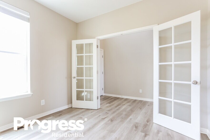 Building Photo - 15489 Coopers Hawk Way