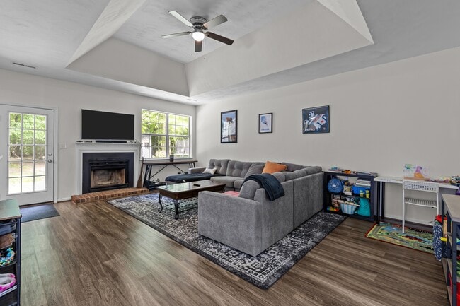 Building Photo - 522 Pecan Ct