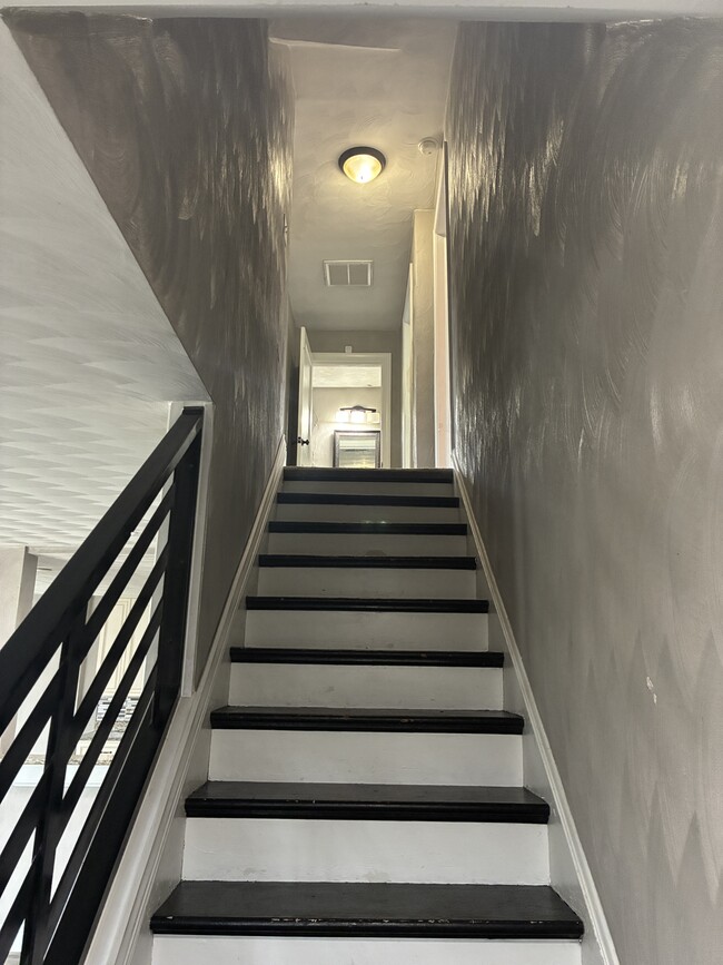 Building Photo - 2808 Beachmont Ave