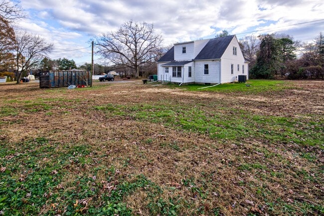Building Photo - Charming Cecil Cape Cod