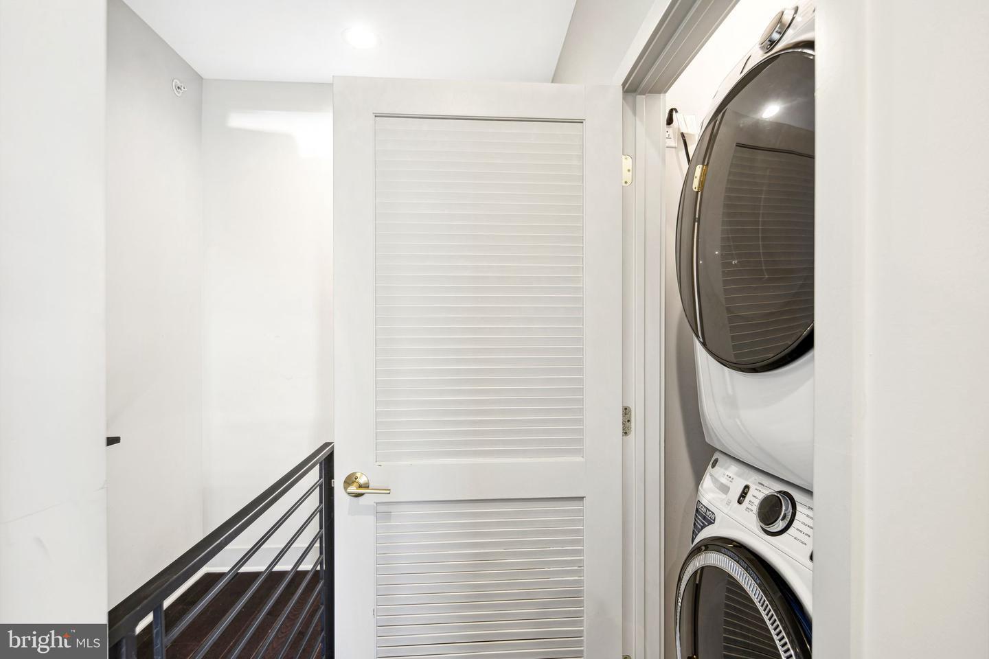 Building Photo - 670 N 13th St