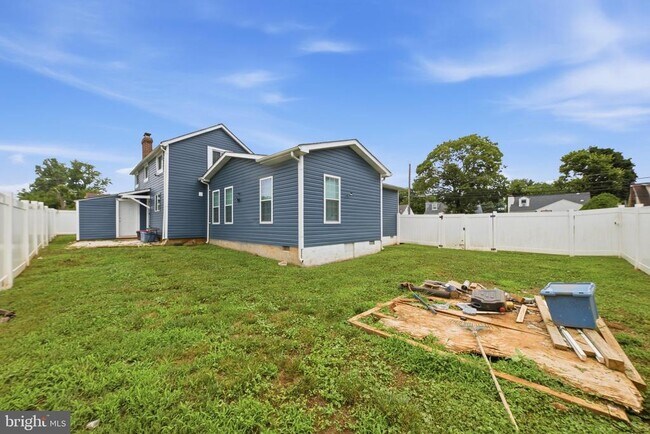 Building Photo - 3524 Meadowside Ave