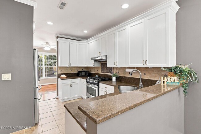Building Photo - 90 Banyan Blvd