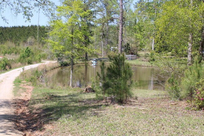 Building Photo - 818 W Grantville Rd