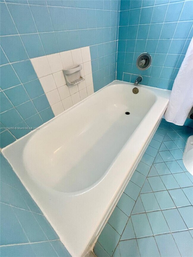 Building Photo - 5532 SW 22nd St