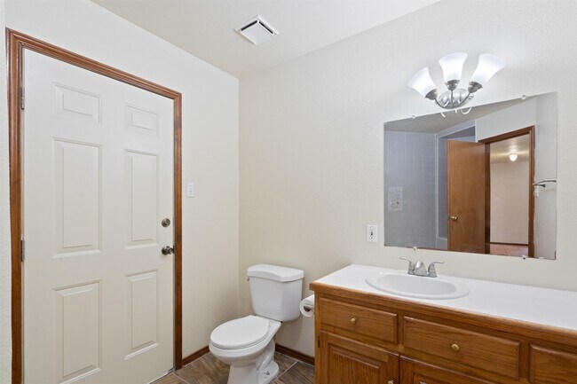 Building Photo - 104 Virgie St