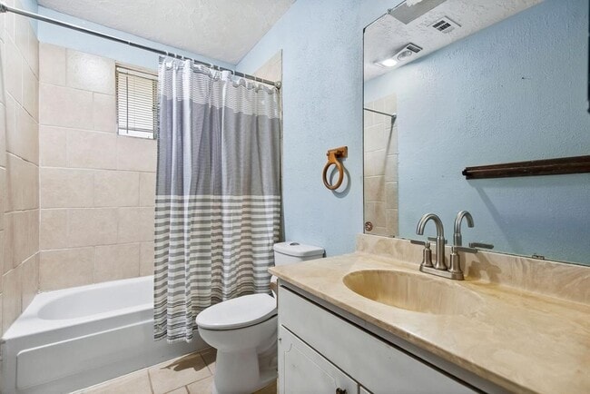 Building Photo - 9718 Shady Tree Ln