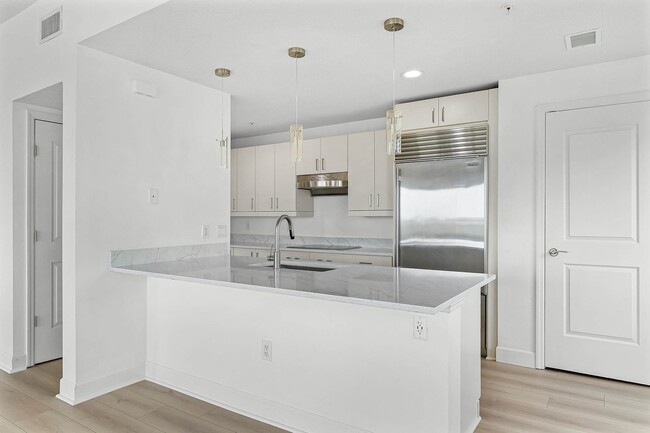 Building Photo - Sanctuary 1101