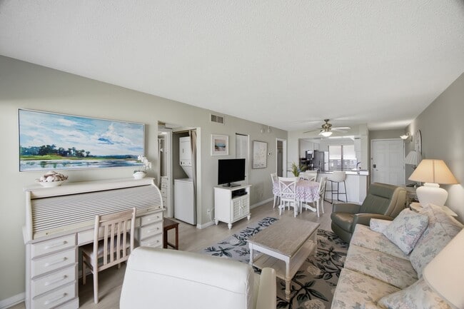 Building Photo - 6322 Palma Del Mar Blvd S