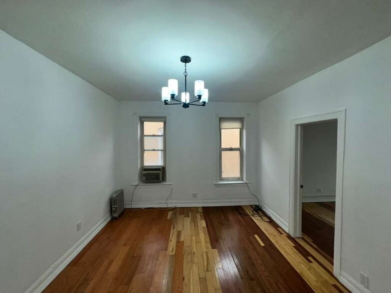 Building Photo - 108 E 95th St