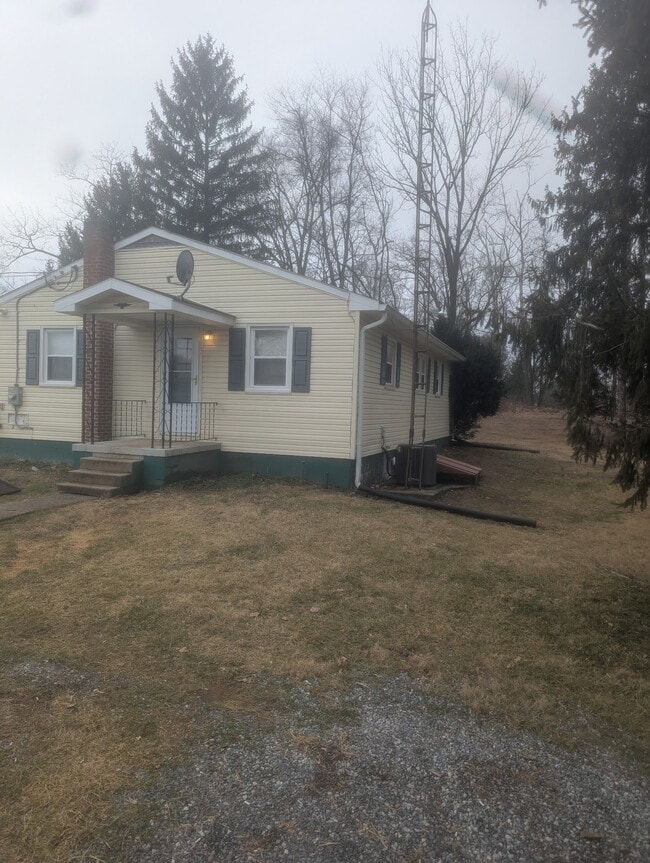 Building Photo - 1195 Old Leetown Pike