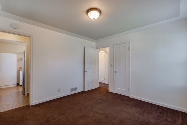 Building Photo - COMING SOON !!! Shadle Park 3 Bedroom 2 Bath Home near Garland district