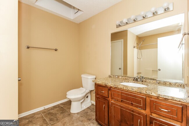 Building Photo - 507 Hollow Ct