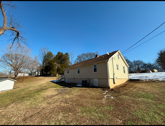 Building Photo - 3005 Cox Ln