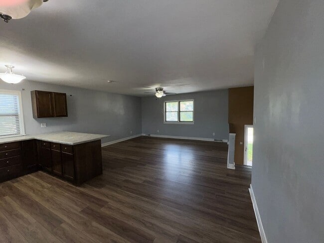 Building Photo - 6120 Dove Lake View