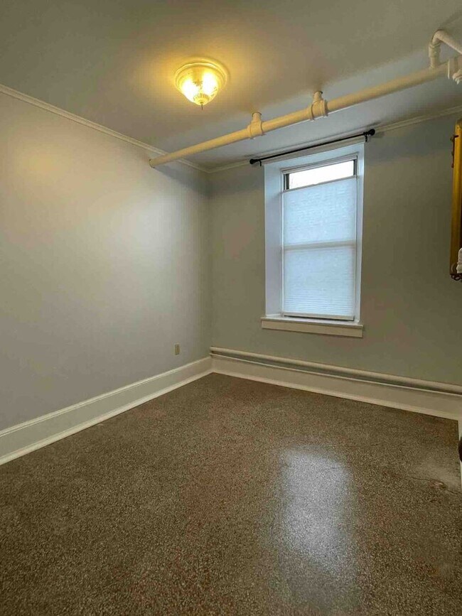 Building Photo - 1901 Lyndale Ave S