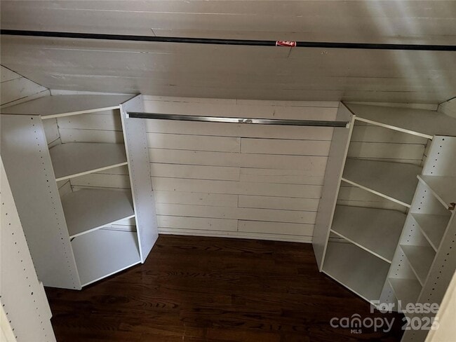 Building Photo - 2610 Providence Rd