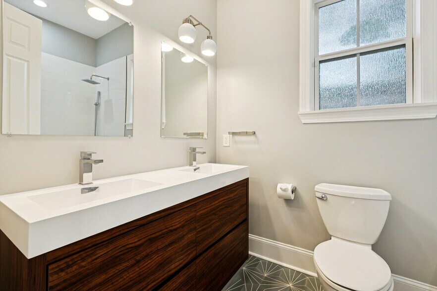 Building Photo - 1231 Feliciana St